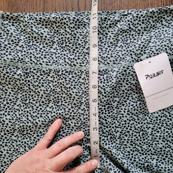 Persit High Waisted Green Leopard Print Workout Yoga Shorts Size Women's Large - Picture 4 of 7